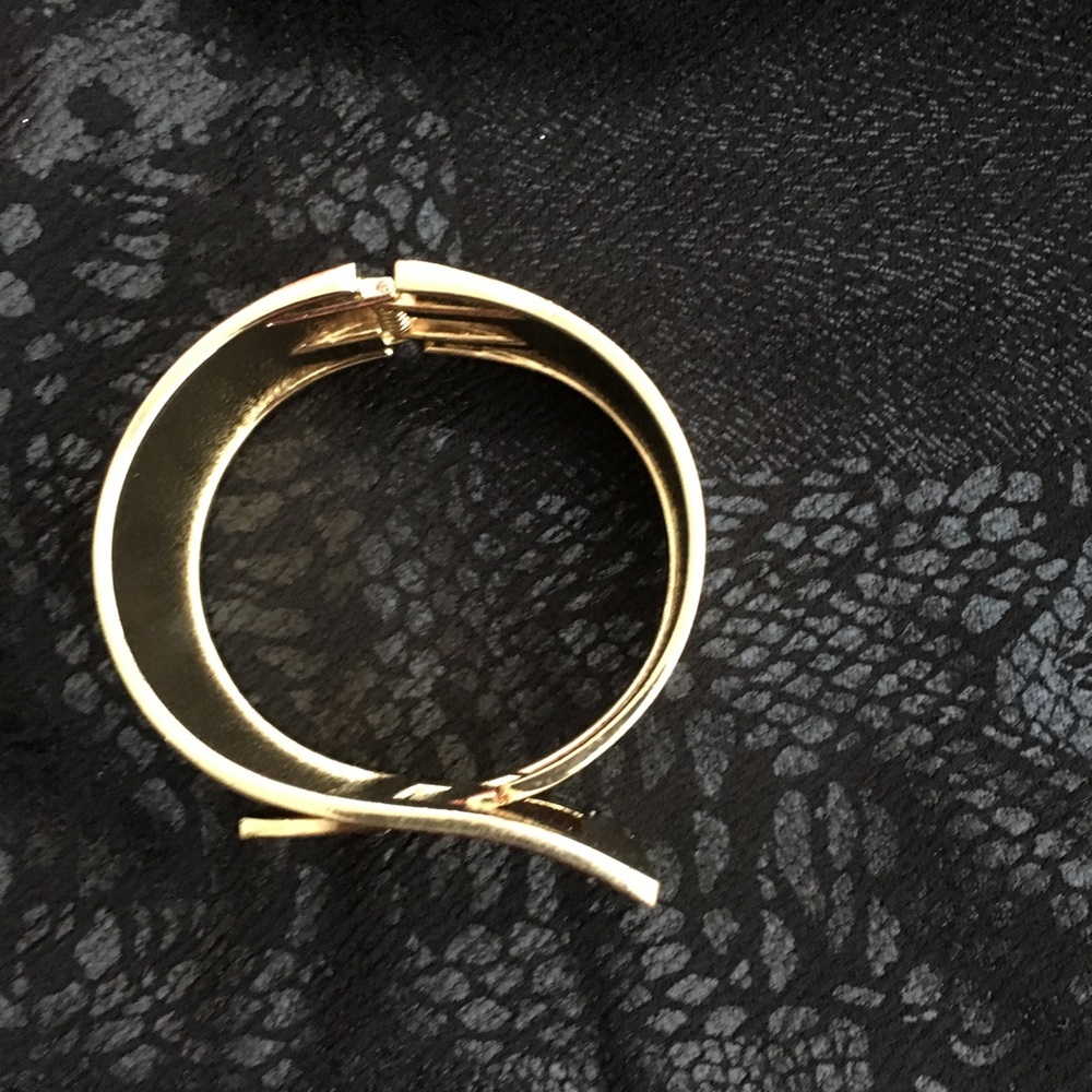 Women’s Gold Bracelet - Picture 3 of 4